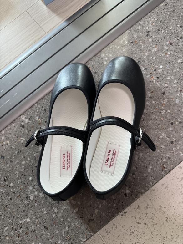Day Mary Jane Flat Shoes · 데이 메리제인 플랫슈즈 / 레드