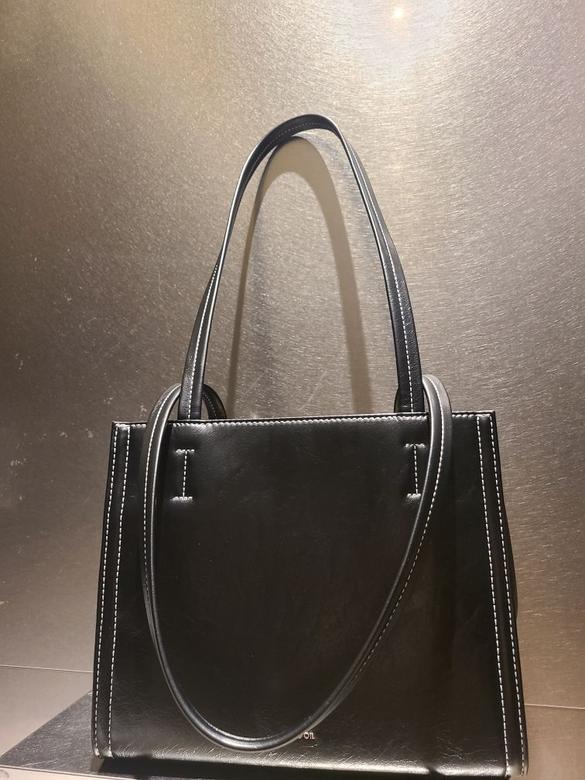 stand oil Oblong bag Mini · 오블롱백 미니 / 바질 Oblong bag Tiny · 오블롱백 티니 / 바질 | Stand Oil