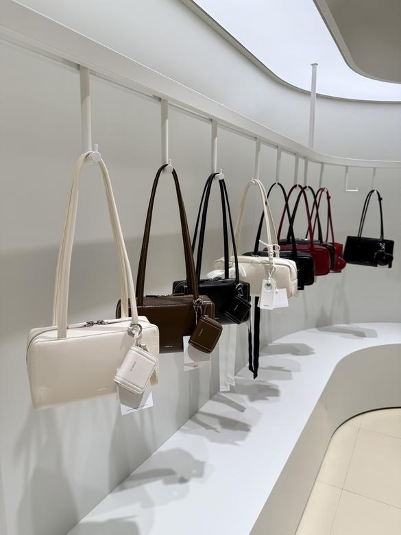 韓国人気【STAND OIL】More Baguette Bag モアバゲットバック MUSINSA公式 | STAND OIL More Baguette Bag · More Baguette Bag
